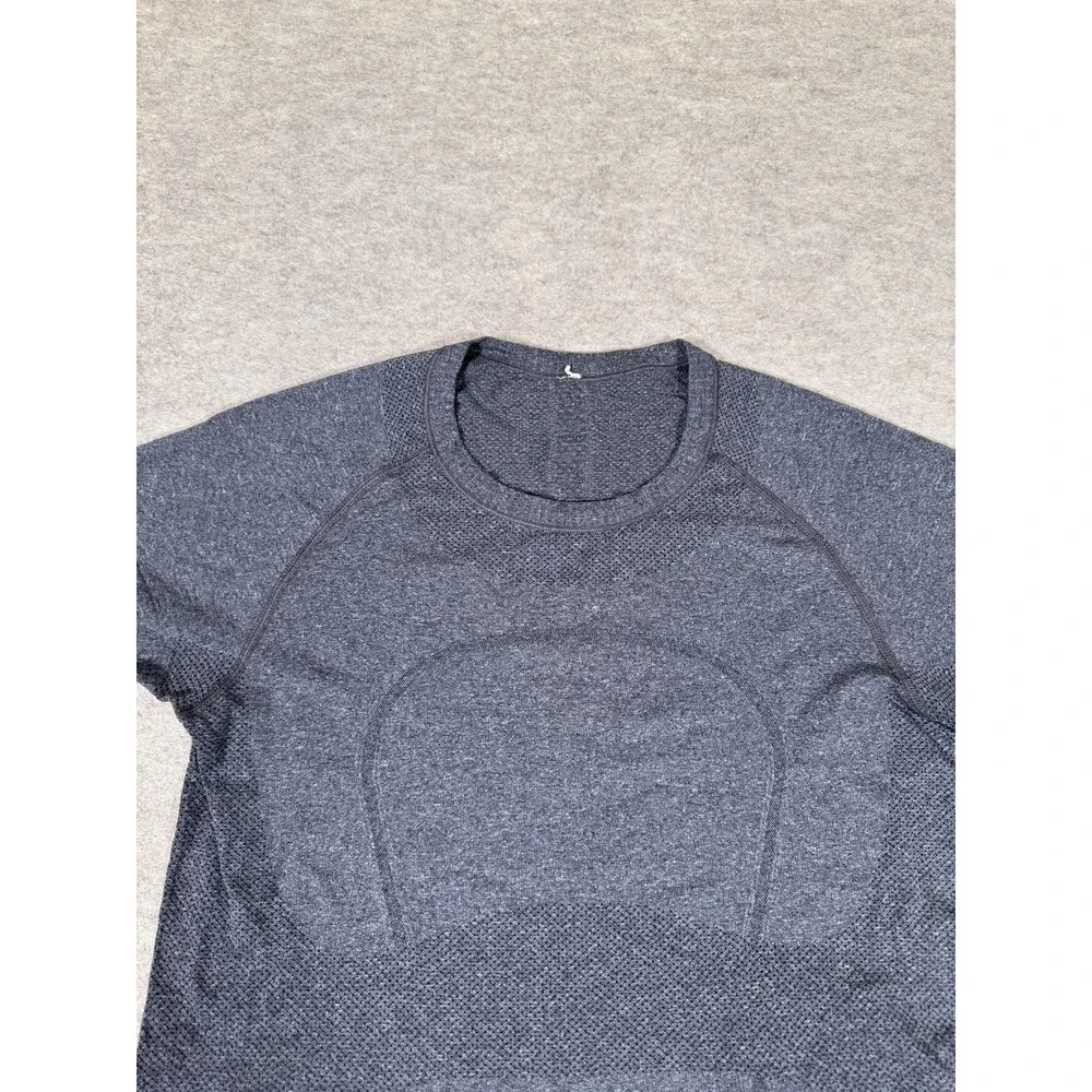 Lululemon Swiftly Tech Shirt Womens 8 Gray Short Sleeve Run Yoga Athletic Gym